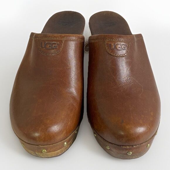 UGG #3201 Women's Brown Leather Studded Round Toe Heeled Clogs Sz 7  Wood Heels - Picture 1 of 9